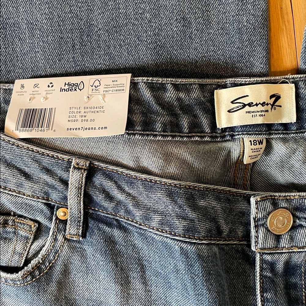 Seven7 Women's Blue loose straight Jeans size 18w brand new with tag - Picture 2 of 7